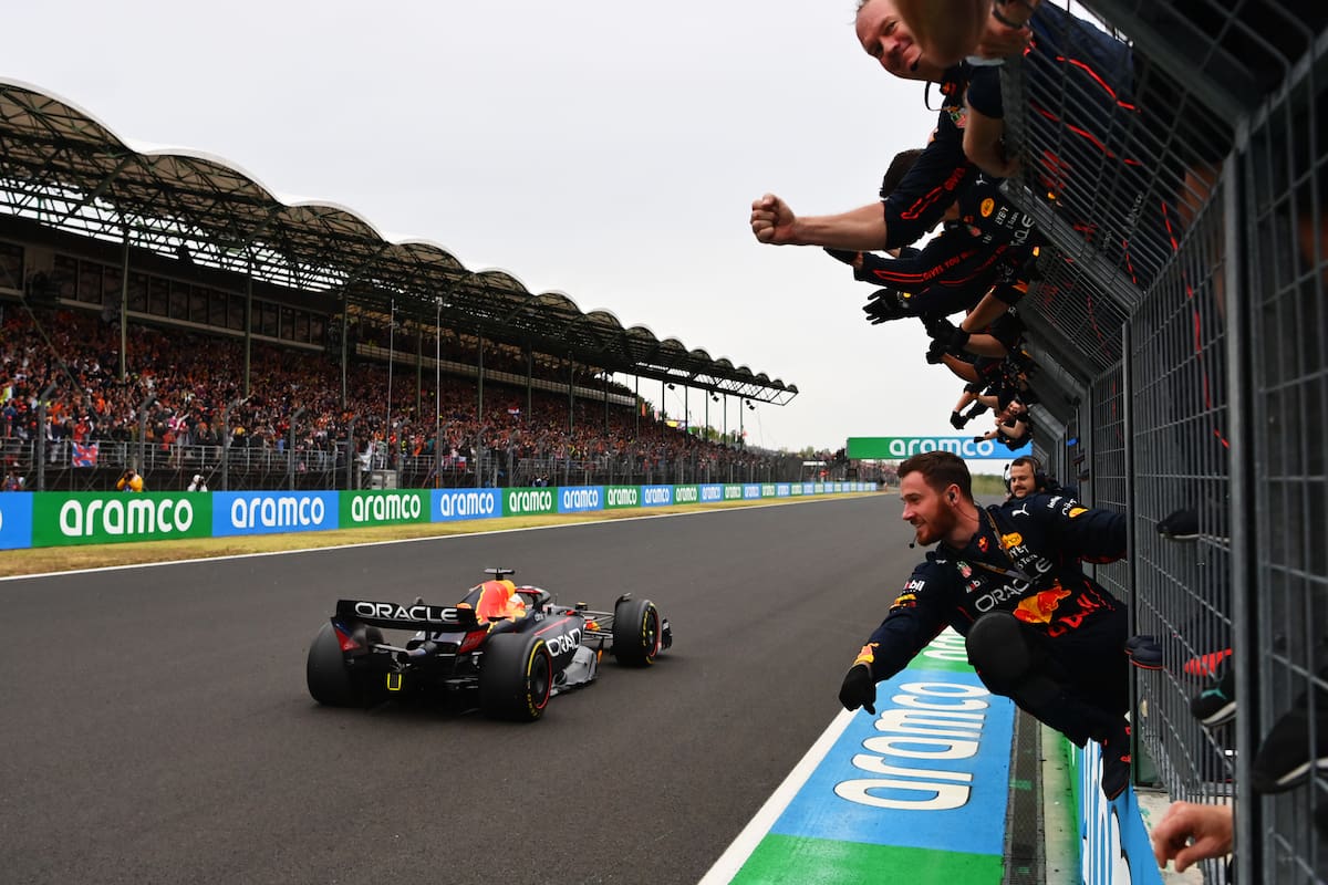 Max Verstappen ganó la última fecha en Hungría y lidera el campeonato con comodidad; quedan nueve jornadas hacia el título