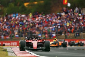 Max Verstappen ganó las últimas dos carreras del campeonato y lidera la tabla de pilotos; faltan nueve jornadas