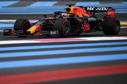 Max Verstappen (Red Bull) hizo el mejor tiempo en la clasificación y se aseguró este domingo el primer lugar en la grilla