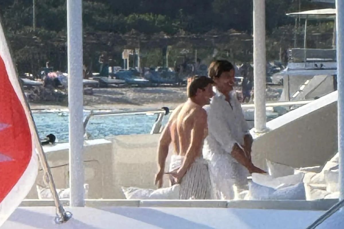 Max Verstappen y Toto Wolff juntos en un yate privado en la costa de Italia