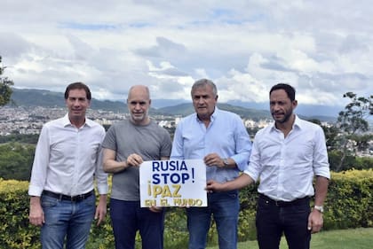 Maxi Ferraro, uno de los encargados de redactar el proyecto ideado por Carrió, fue el encargado de informar a Gerardo Morales, Patricia Bulrich y Horacio Rodríguez Larreta. Al otro día viajaría junto al jefe de gobierno porteño a visitar al gobernador de Jujuy