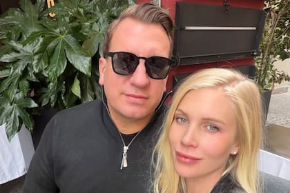Maxi López junto a su mujer Daniela Christiansson (Foto: Instagram @danielachristiansson)