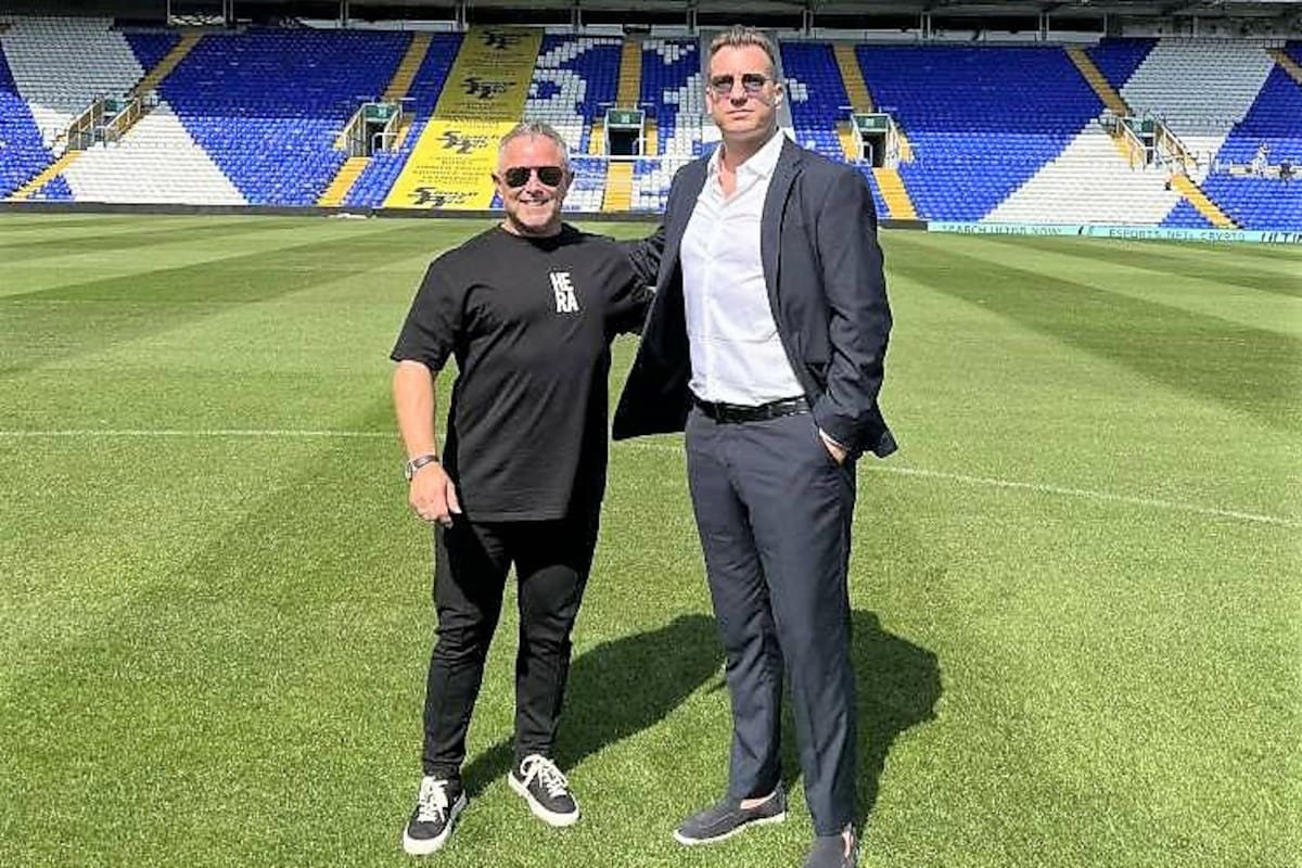 Maxi López junto a su socio Paul Richardson, nuevos propietarios del Birmingham City, de la segunda división de Inglaterra