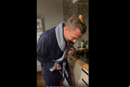 Maxi López, "víctima" de la pesada broma que su novia le había prometido como "revancha"