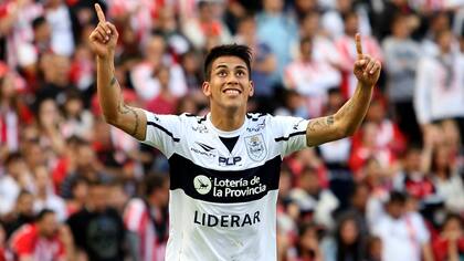 Maxi Meza se queda en el Lobo