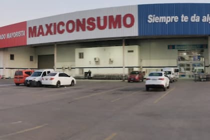 Maxiconsumo anticipó una baja generalizada de los precios en sus 38 supermercados mayoristas