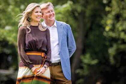 Para las fotos, Máxima escogió un vestido de la colección ready to wear de Jan Taminiau.