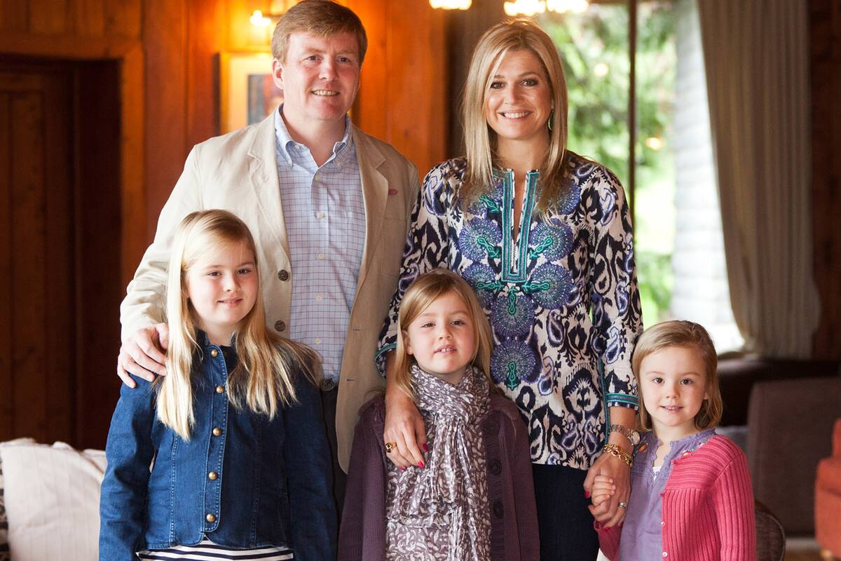 Máxima junto a su familia