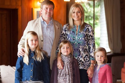 Máxima junto a su familia