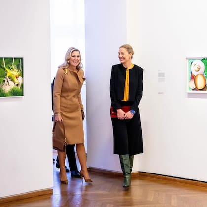 Máxima sorprendió a todos al usar un guante en una sola mano