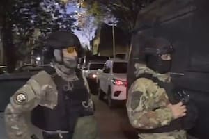 Operativo en Fuerte Apache: 500 policías, helicópteros y 24 allanamientos para capturar al asesino de un oficial