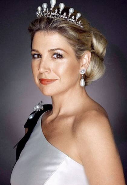 Máxima usó las perlas de la reina Ana para el retrato oficial previo a su coronación