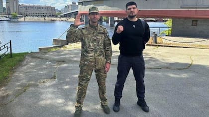 Maximilian Andronnikov ("César") y Denis Nikitin