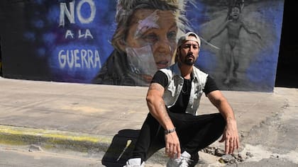 Maximiliano Bagnasco hizo una emblemática obra de Maradona en el santuario del club Argentinos Juniors