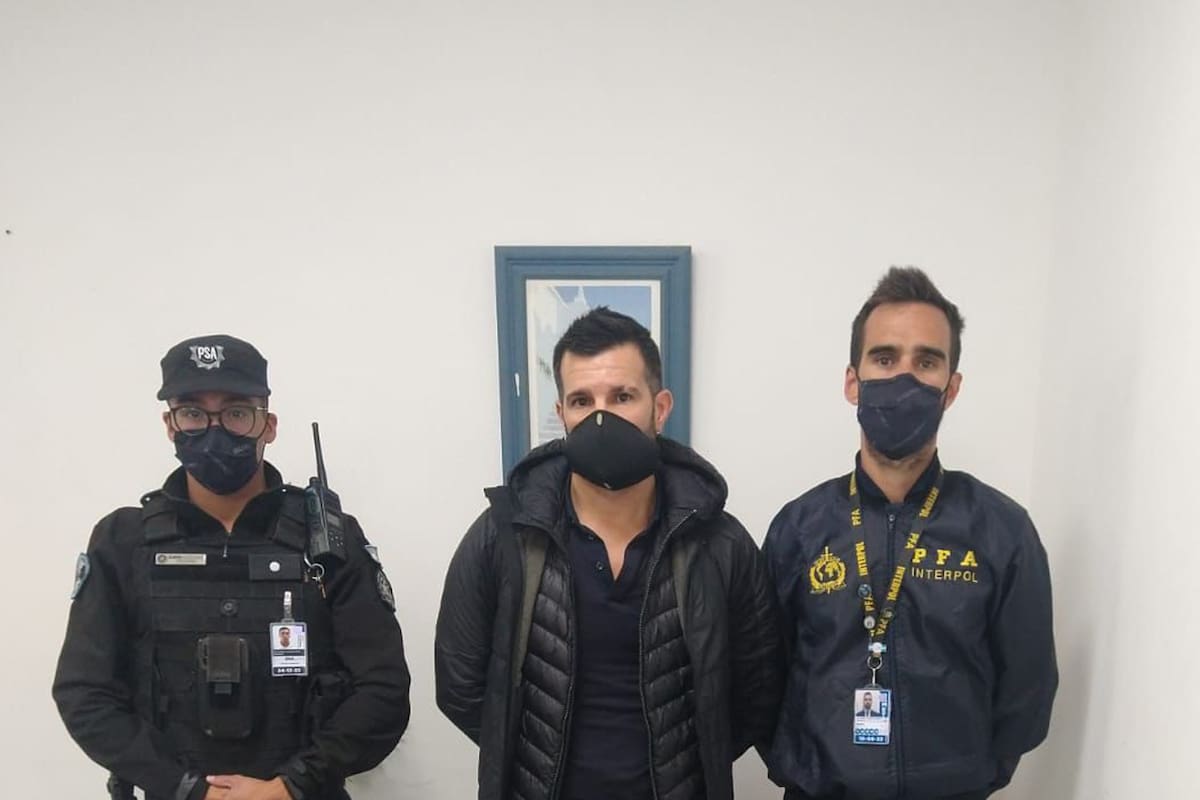 Maximiliano Batista fue detenido en el aeropuerto internacional de Ezeiza