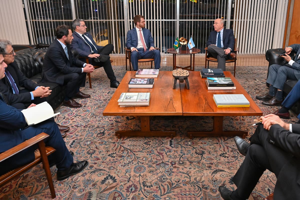 Maximiliano Ferraro, Germán Martínez, Nicolás Massot y otros legisladores argentinos se reunieron con autoridades de Brasil
