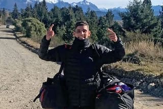 Caminaba por la calle con un amigo, lo golpearon entre 10 personas y lo mataron con un tiro por la espalda