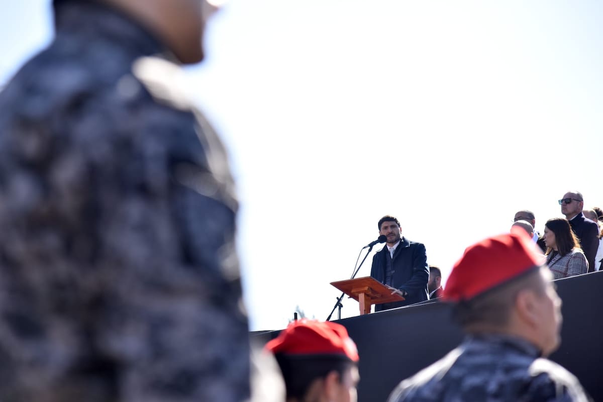 Maximiliano Pullaro encabezó el acto por los 170 años de la creación de la primera policía en la provincia de Santa Fe
