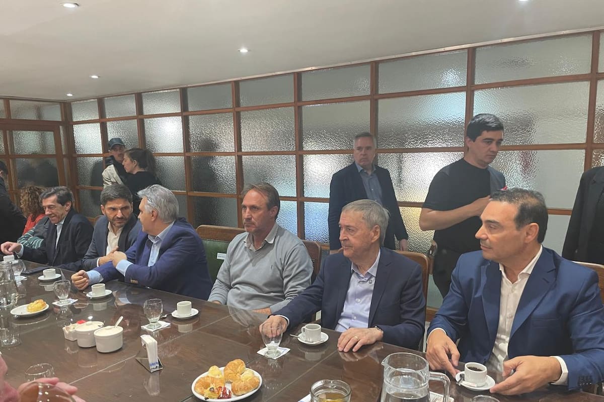 Maximiliano Pullaro (Santa Fe), Martín Llaryora (Córdoba), Carlos Sadir (Jujuy), el exgobernador y candidato a diputado nacional, Juan Schiaretti y Gustavo Valdés (Jujuy)
