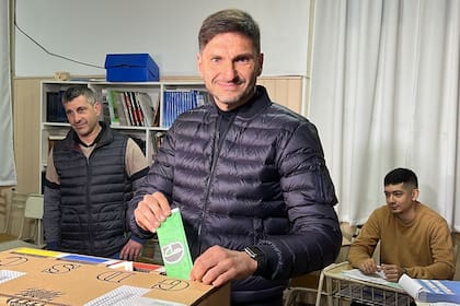Maximiliano Pullaro votando en Higues. Santa Fe