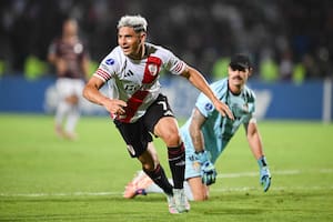 River ganaba bien, se complicó solo y terminó festejando con un golazo del delantero más resistido