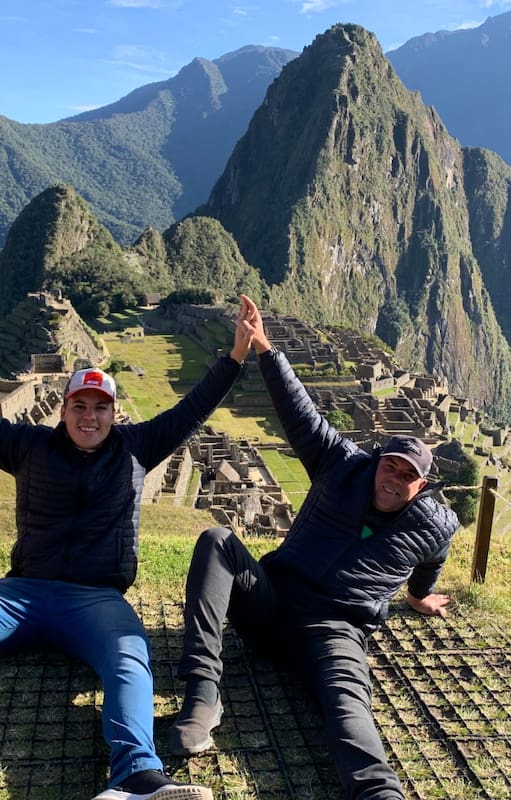 Maximiliano y Joaquín Castagno, en moto recorren América y planean dar la vuelta al mundo