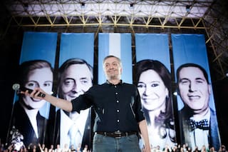 En el homenaje a Néstor Kirchner, Máximo llamó a "hacer presidenta" a Cristina Fernández