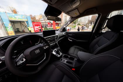 Máximo confort y tecnología en el interior de la nueva Titano.
