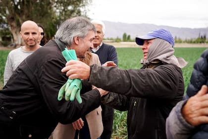 Máximo Kirchner, con productores de Pocito, en San Juan