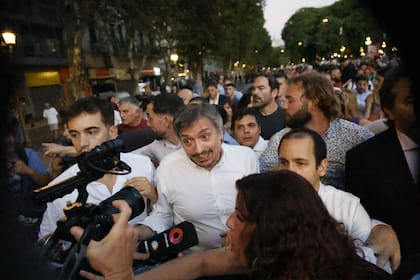 Máximo Kirchner en las inmediaciones del Congreso