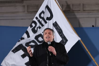 Máximo Kirchner, en un acto político en San José 1111