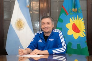 Máximo Kirchner esta noche durante la firma de su candidatura a diputado nacional por la Provincia