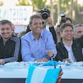 El frente anti Milei toma forma y Massa vuelve al centro de la escena