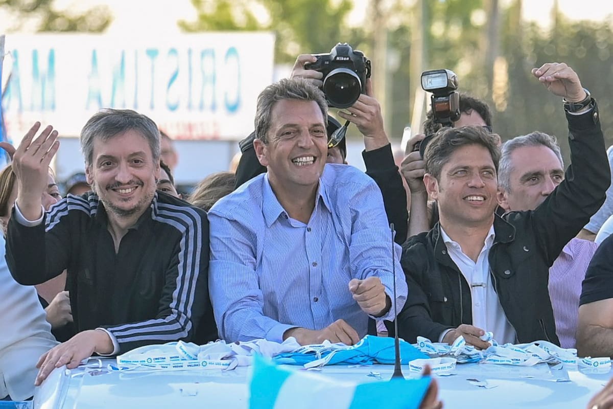 Máximo Kirchner, Sergio Massa y Axel Kicillof, en la campaña de 2023