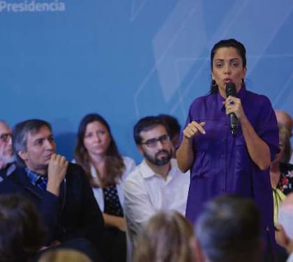 Luana Volnovich, directora ejecutiva del PAMI, no abandona la militancia territorial en su distrito, Berazategui, donde gobierna Juan José Mussi