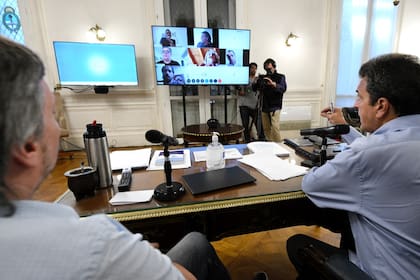 Máximo Kirchner y Sergio Massa, al poner en marcha la plataforma para encuentros legislativos a distancia