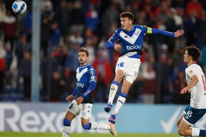 Maximo Perrone, el juvenil que brilla en Vélez, trabaja en el seleccionado argentino sub 20 y se unirá a Manchester City el mes próximo.