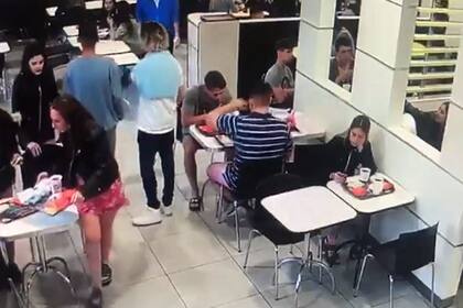 Máximo Thomsen y Ciro Pertossi fueron a comer hamburguesas pocos minutos después del asesinato de Fernando Báez Sosa