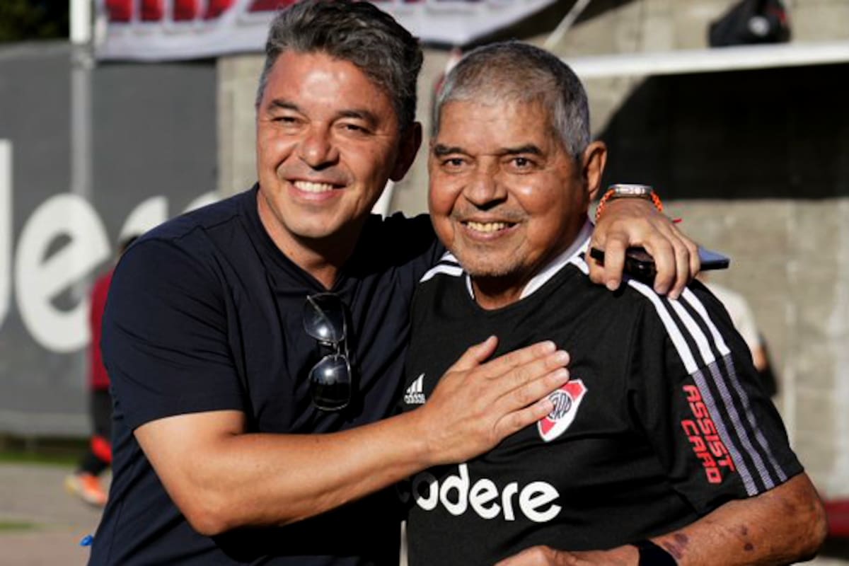 Máximo y Marcelo Gallardo, juntos en un partido de las Leyendas en River Camp, en noviembre