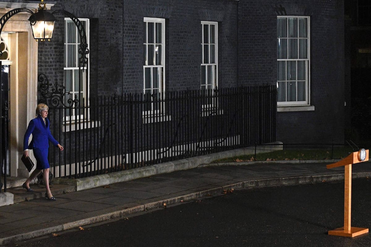 May, en Downing Street tras superar ayer la moción de censura