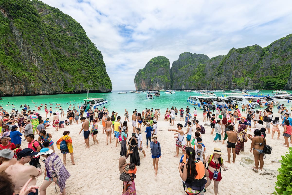 Maya Beach de la película La Playa tuvo que cerrar por los turistas que la visitaban