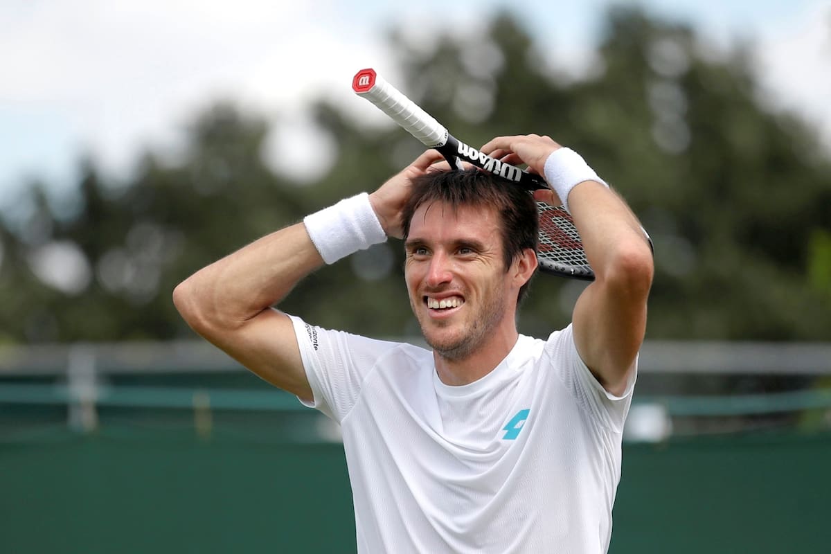 Mayer ganó su partido en el comienzo de Wimbledon