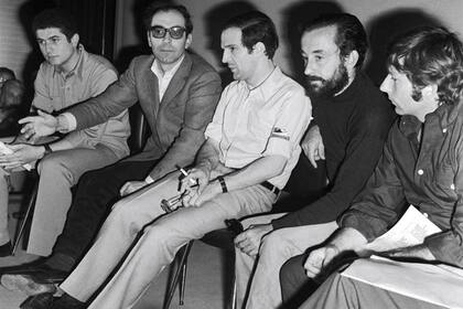 Godard, Truffaut y Polanski, entre otros directores que competían en la edición número 21 del festival de Cannes, tomaron la decisión de retirar sus películas en solidaridad con las protestas; el encuentro fue suspendido y no se entregaron lauros