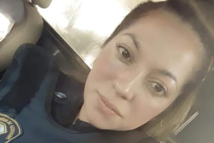 Mayra Barraza vació un cargador de su pistola reglamentaria para matar a su expareja