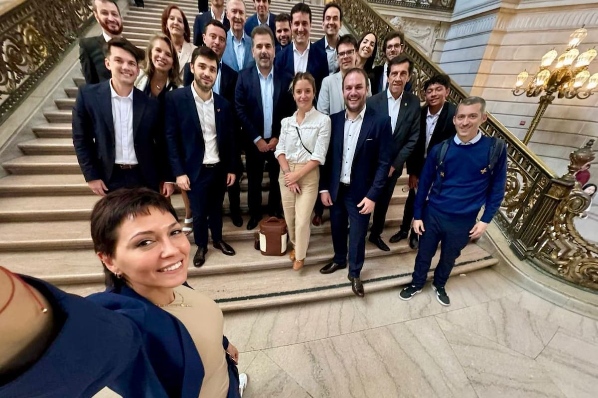 Mayra Mendoza, Cristian Ritondo, Rodrigo de Loredo, Nacho Torres y una comitiva de distintos partidos viajó en conjunto a Estados Unidos