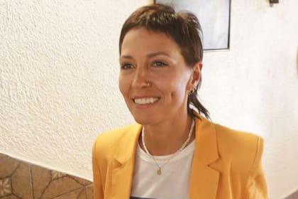 Mayra Mendoza, en la inauguración de una pizzería en Quilmes