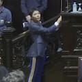 Mayra Mendoza vistió un pantalón de Boca durante una sesión en la Legislatura, recibió críticas y salió al cruce