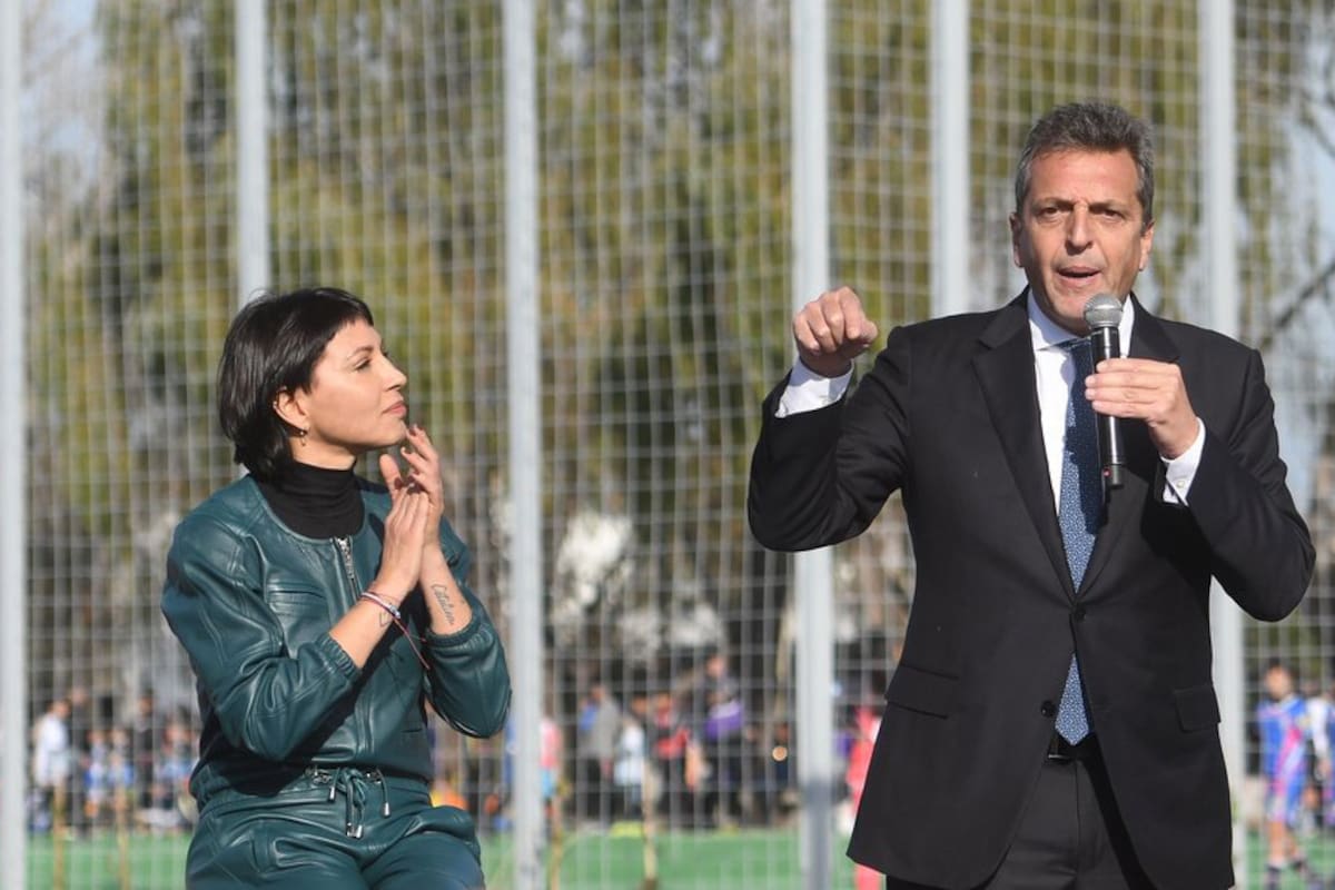 Mayra Mendoza y Sergio Massa