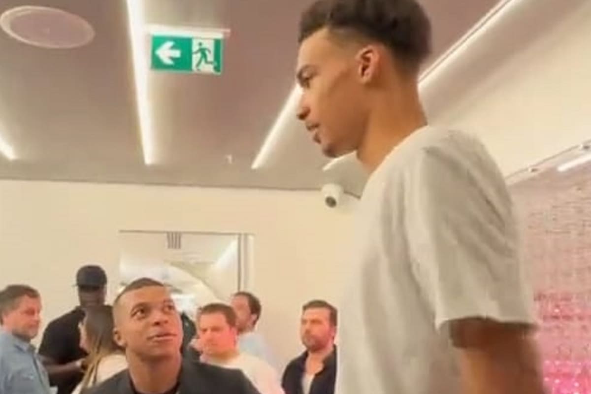 Mbappé con Victor Wembanyama, el "extraterrestre francés"