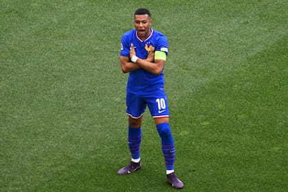 Mbappé conduce a Francia a la victoria 2-0 sobre Alemania por el bronce de la Liga de Naciones